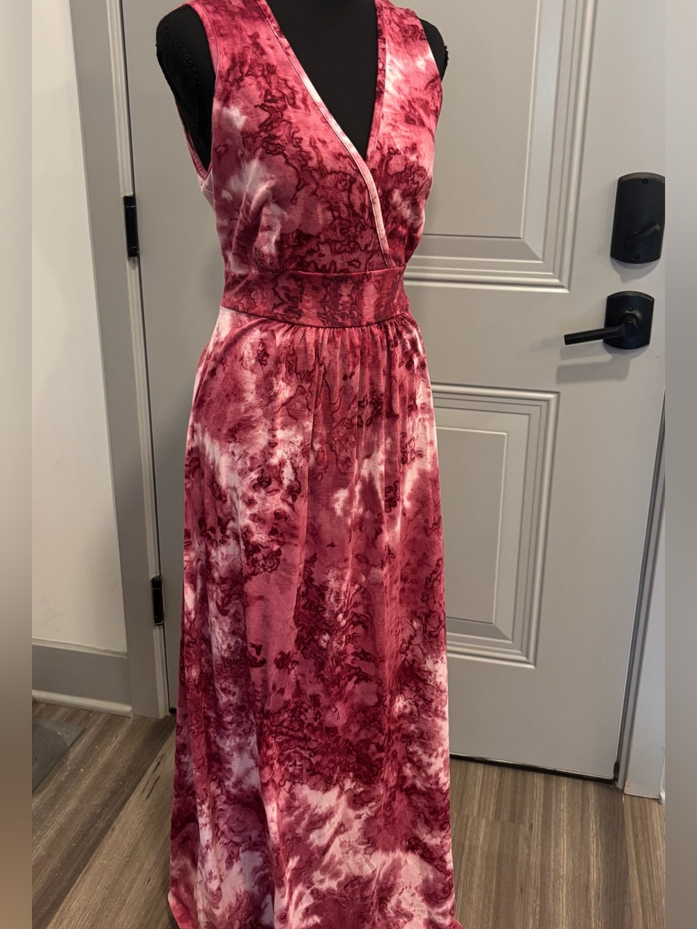 Sleeveless Pink Marble-Print Maxi Dress